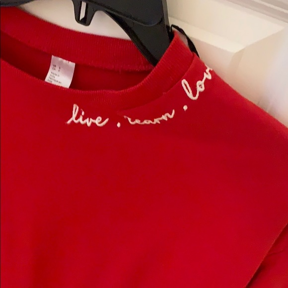 h&m red Live,Learn,Love crew neck - Picture 2 of 2